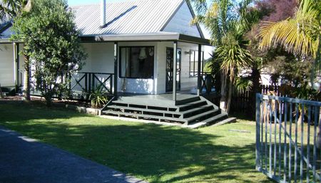 Move in for Christmas! - Photo 2