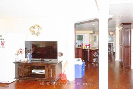 Detached Home For Lease | N9255063 - Photo 3