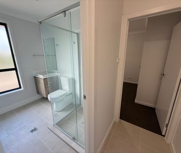 Brand New Modern Granny ! - Photo 6