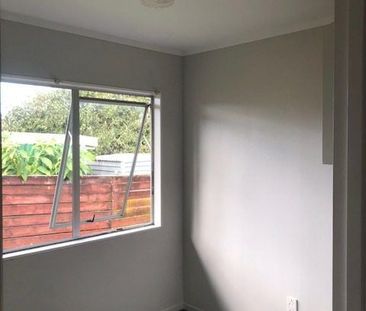 3 Bedrooms at Kelston - Photo 6