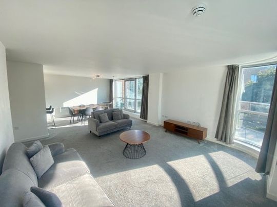 River Crescent, Nottingham, NG2 - Photo 1