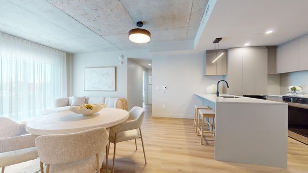 1555 Boul. Chomedey, Laval (Chomedey), QC H7V - Photo 1