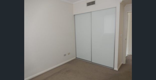 2 Bedroom Apartment in Ideal Location - Photo 1