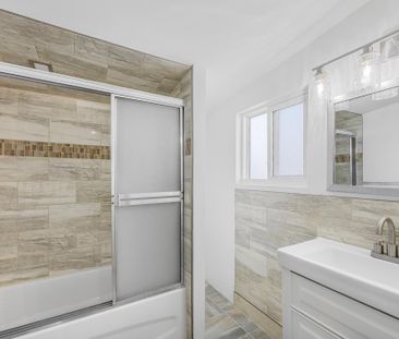 For Lease - 338 Old Mosley Street Unit# Unit 2, Wasaga Beach, Ontario - Photo 4