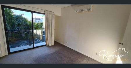 Modern Townhouse in the Heart of Robina - Photo 3