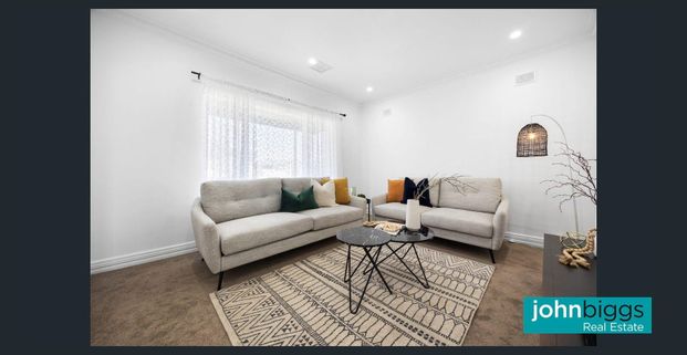 BEAUTIFULLY PRESENTED THREE BEDROOM FAMILY HOME SET ON A GENEROUS LAND HOLDING OF 720 SQ.M. EXCEPTIONAL GARAGING. - Photo 1