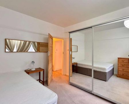 2 bedroom flat to rent - Photo 2