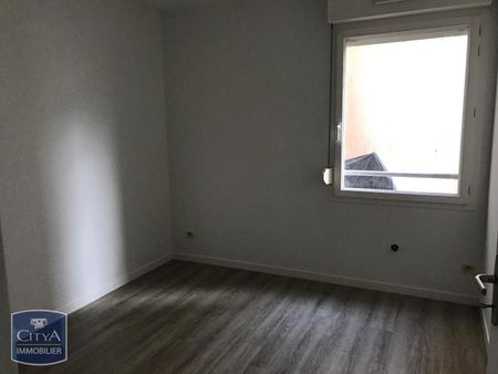 Location Appartement 3 pièces 62m² ST MICHEL 16470 - Photo 4