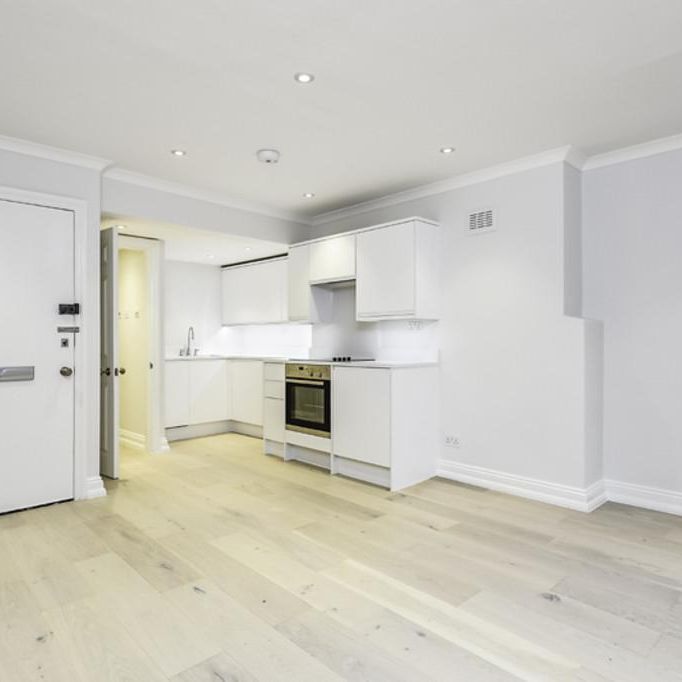 Studio to rent - Photo 1