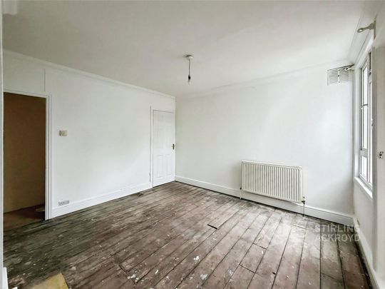 Queens Road, Farnborough, GU14 6JZ - Photo 1