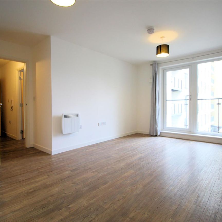 Guildford Road, Woking, Surrey, GU22 7PZ - Photo 1