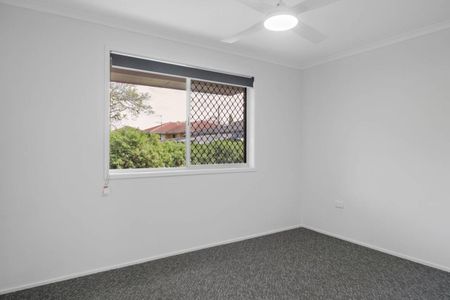 Modern Comfort and Convenience in Prime Wilsonton Location - Photo 3