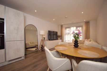 2 bed Flat for rent - Photo 2