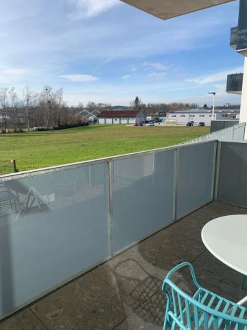 hochwertig vollmöblierte 2-Zimmer-Wohnung mit großzügigem Balkon und Blick auf die Pram - Photo 3