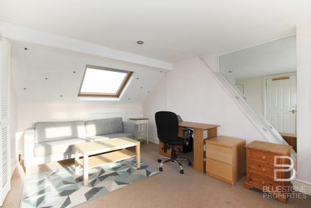 4 bedroom terraced house to rent - Photo 2