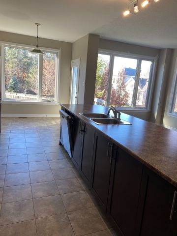 For Lease - 898 Fletcher Circle, Kanata, Ontario - Photo 2