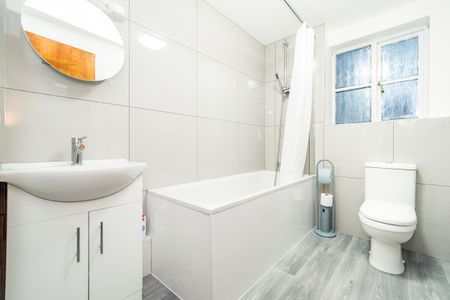 2 bedroom apartment to rent Celestial Gardens, London, SE13 - Photo 4