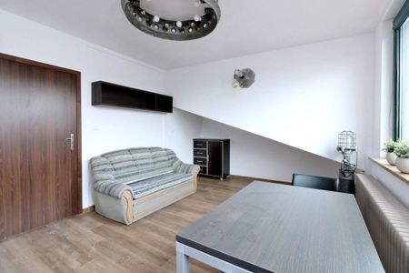 Kawalerka w kameralnym budynku na Zaciszu 30 m² - Zdjęcie 2