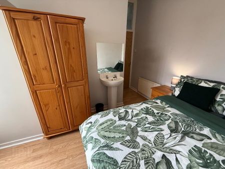 Westminster Street, Room 1, All Bills Included, Belfast, BT7 1LA - Photo 2