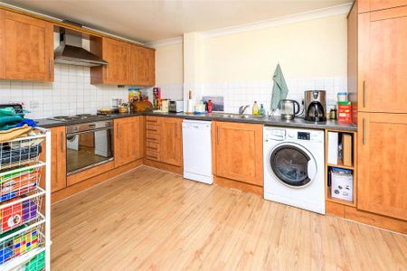 2 bedroom apartment to rent - Photo 5