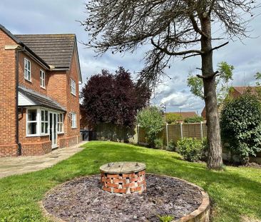 4 bedroom detached house to rent - Photo 4