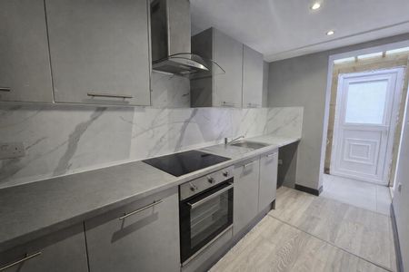 Hepworth Road, London SW16 - Photo 2