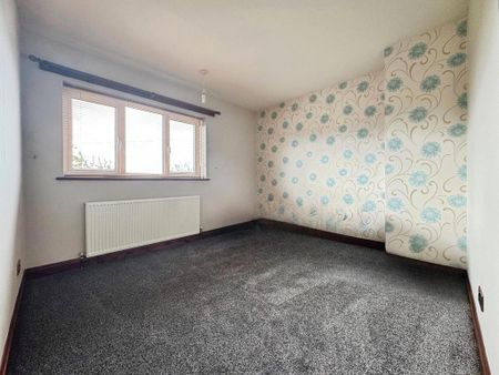 5 bedroom semi-detached house to rent - Photo 2