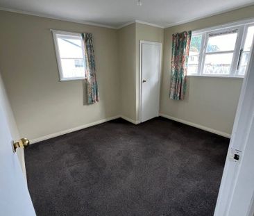 For Rent: Spacious 2-Bedroom House Papatoetoe - Photo 2