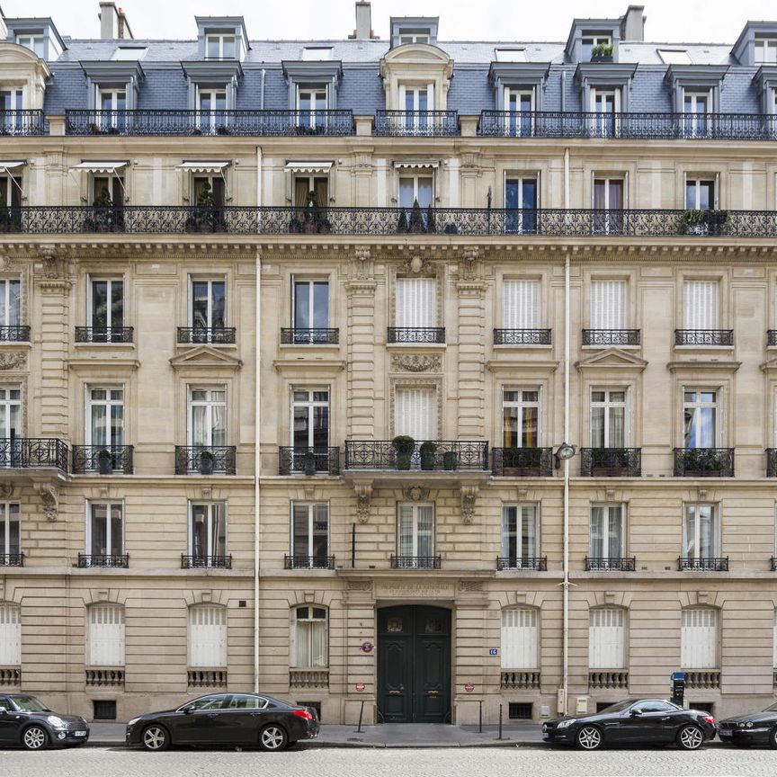 location Appartement F4 DE 129.9m² À PARIS - Photo 1