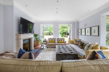 Heckets Court, Esher, KT10 - Photo 5