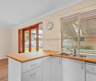 Perfectly Sized Family Home - Photo 4