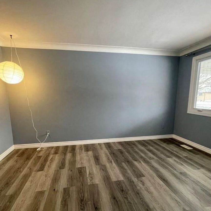 For Lease - 6852 HAGAR Avenue, Niagara Falls, Ontario - Photo 1