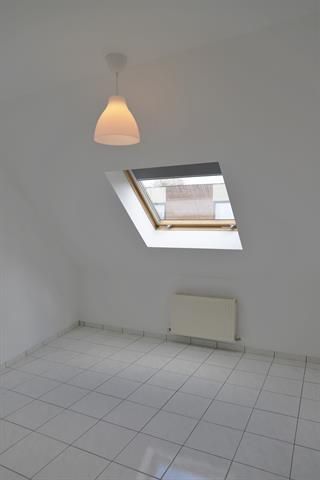 Ruim duplex appartement met groot terras in het centrum - Photo 5