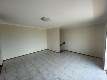 Two Bedroom Townhouse &excl; - Photo 4