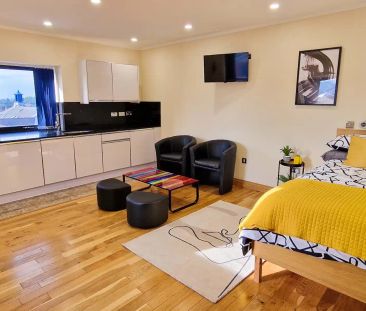 Premier Deluxe Studio - Photo 1