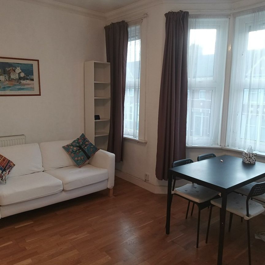 2 Bed Flat, Sandringham Road, NW2 - Photo 1