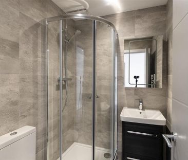 3 bedroom apartment to rent - Photo 2