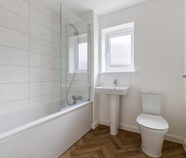 3 bedroom semi-detached house to rent - Photo 4