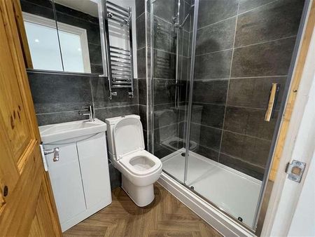 Larchfield Place, Monk Bretton, Barnsley, S71 - Photo 4