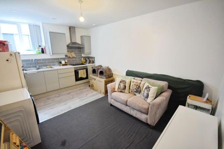 2 bedroom apartment to rent - Photo 3