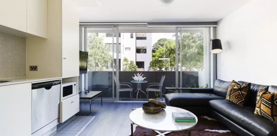 MGM MARTIN - ONE BEDROOM APARTMENT - Photo 2