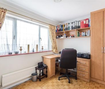 Court Green Heights, Woking, Surrey, GU22 - Photo 6