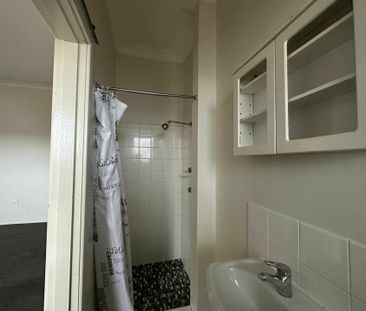 Neat, Tidy and Close to Town! - Photo 1