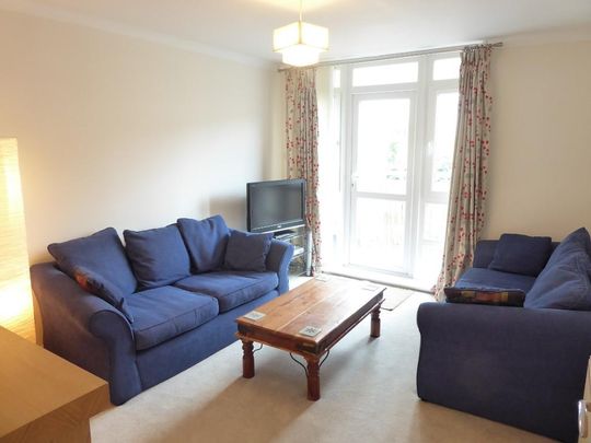 2 bedroom flat to rent - Photo 1