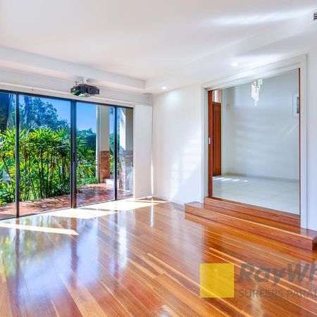 $2,300 per week / $9,200 Bond - Photo 3