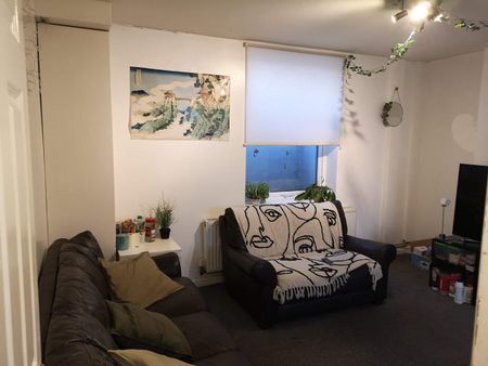 Room in a Shared House, St. Mary Magdalene Street, BN2 - Photo 2
