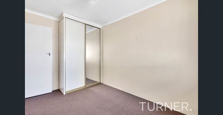 Stylishly Renovated, Fantastic Convenient Location, Private Yard, dishwasher and more.. - Photo 4