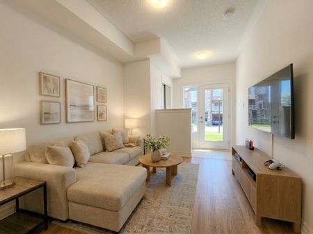 For Lease - 340 Capella Street, Newmarket, Ontario - Photo 4
