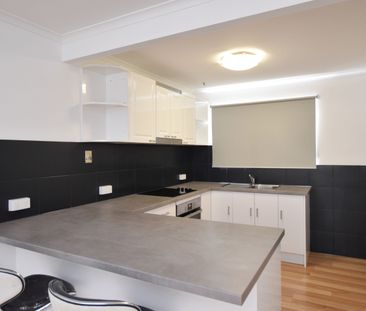 MODERN COMFORT MEETS EVERYDAY CONVENIENCE - WELCOME TO 5/4 LAMINGTO... - Photo 5