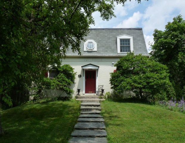 À louer / Maison à étages - Photo 1